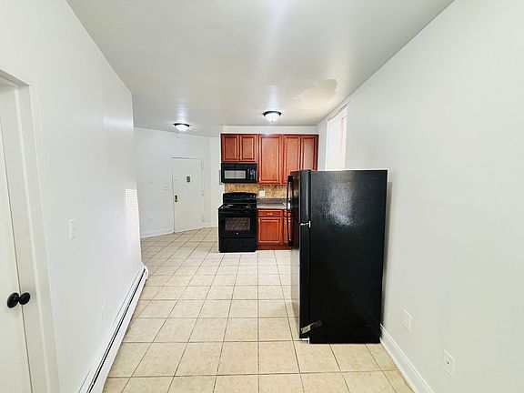 3rd image of 327 Old Bergen Rd Floor 1