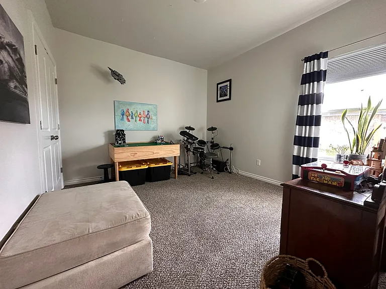 5923 NE Yorktown Ct — Photo 10