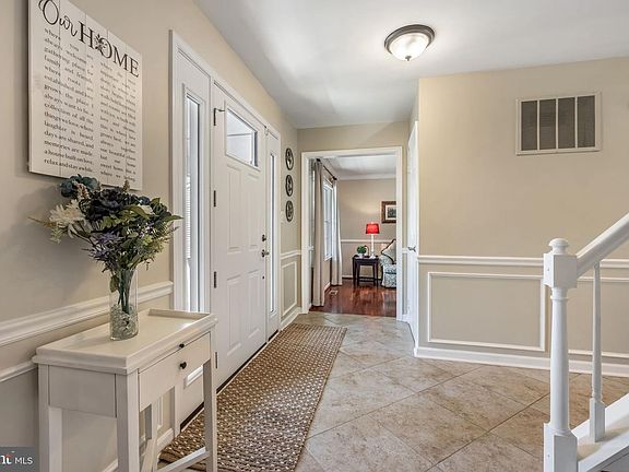 5th image of 8504 Silverdale Rd