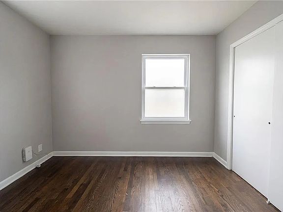 3rd image of 710 E 72nd St