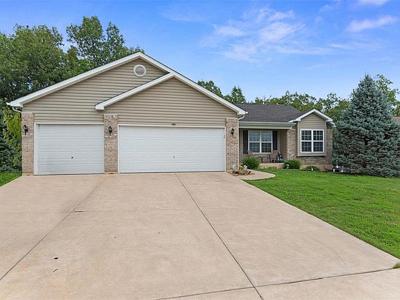 2nd image of 185 Cuivre River Dr