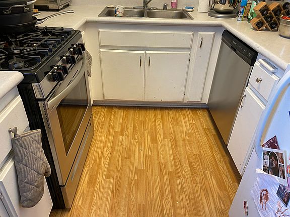 2nd image of 535 W 4th St APT 205