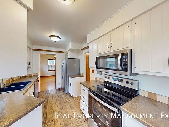 3rd image of 620 E Wiswall Pl
