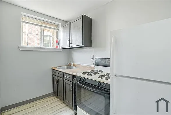 1806 W Champlost St #304 — Photo 25