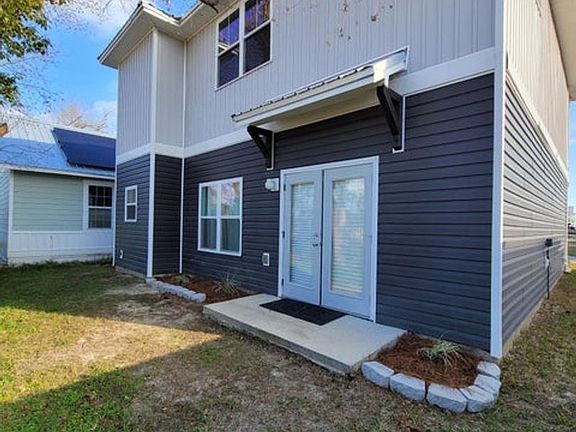 2nd image of 5817 Jasmine Ct