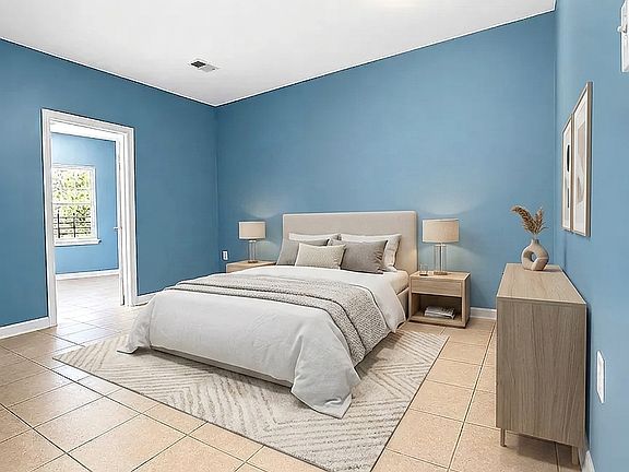 5th image of 44 Astor St APT 3
