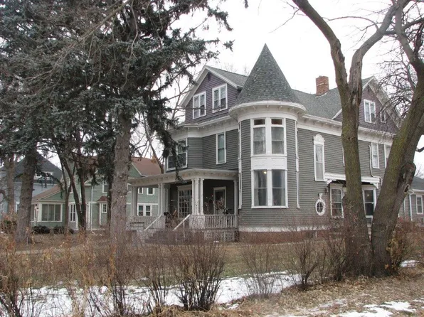 208 Forest Ave #6, Vermillion, SD 57069