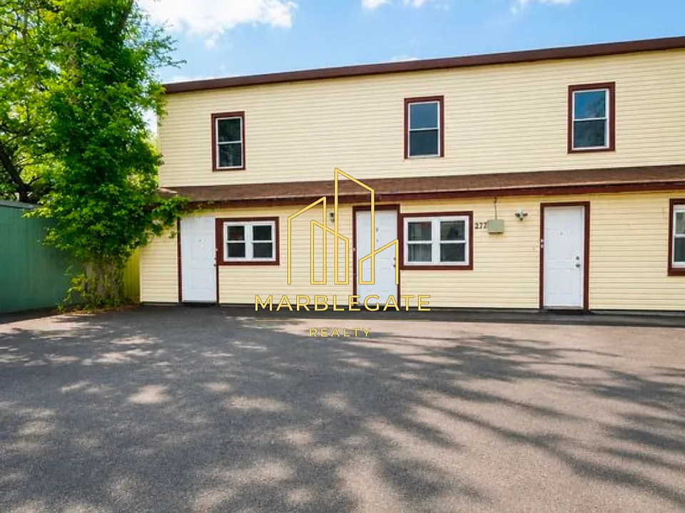 277 Clinton Pl #22