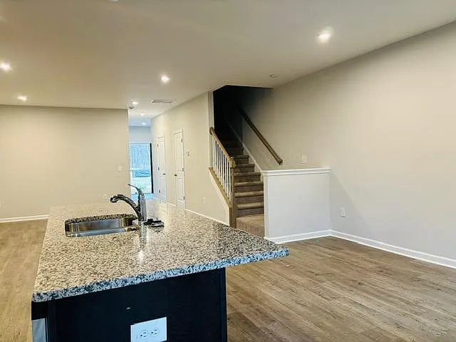 1229 Bessie Ct — Photo 4