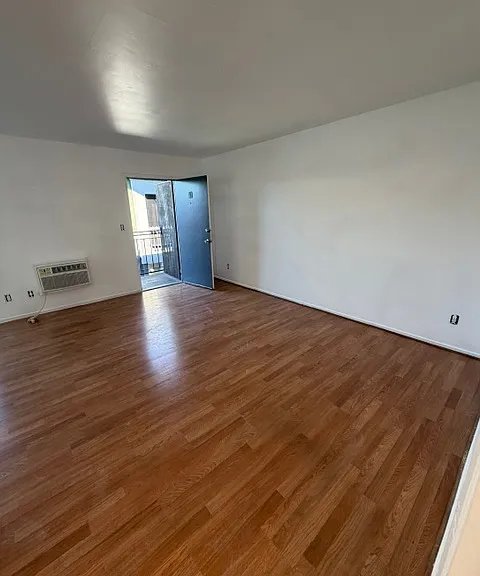 20813 Sherman Way #25 — Photo 3