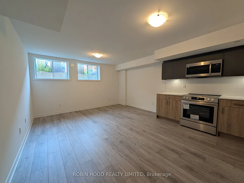 3-70 Green Gardens Blvd #3