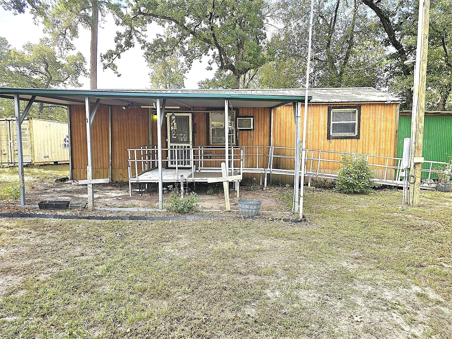 2 bed, 1.0 bath, 560 sqft, $1,200 — Photo 1
