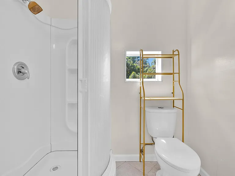 5266 Cass St — Photo 14