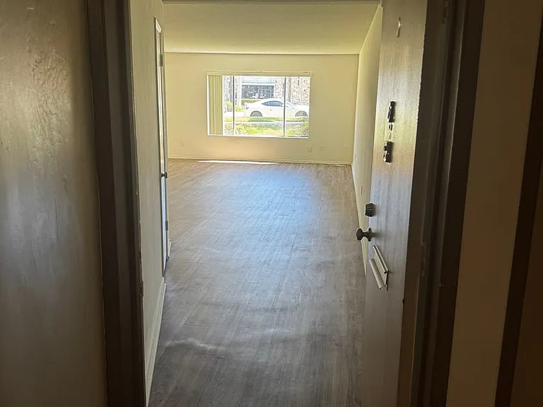 100 - Kimberly Apartments — Photo 31