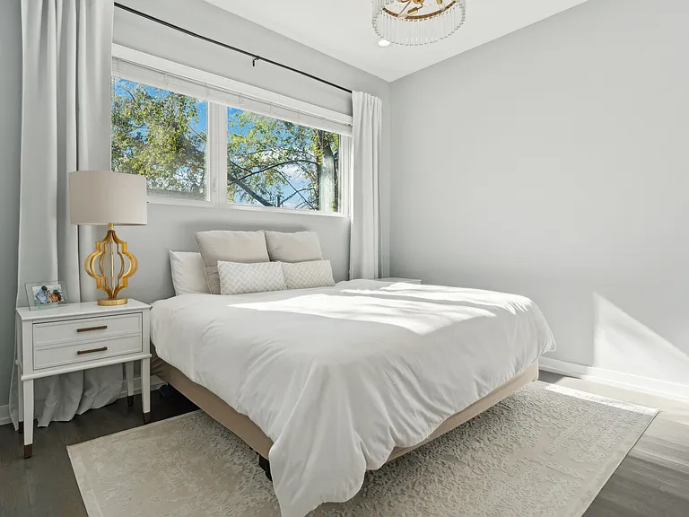 1339 W Ancona St — Photo 16