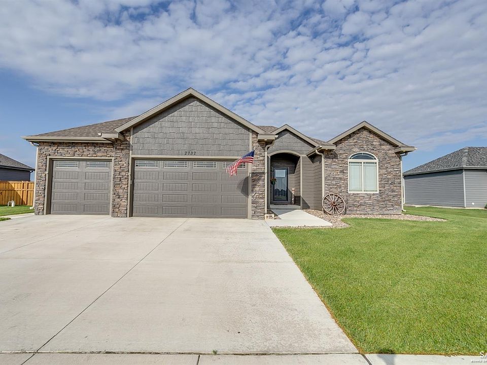 1st image of 2732 Shoreline Dr