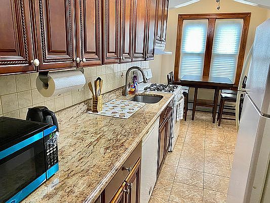 4th image of 4520 41st St #1F