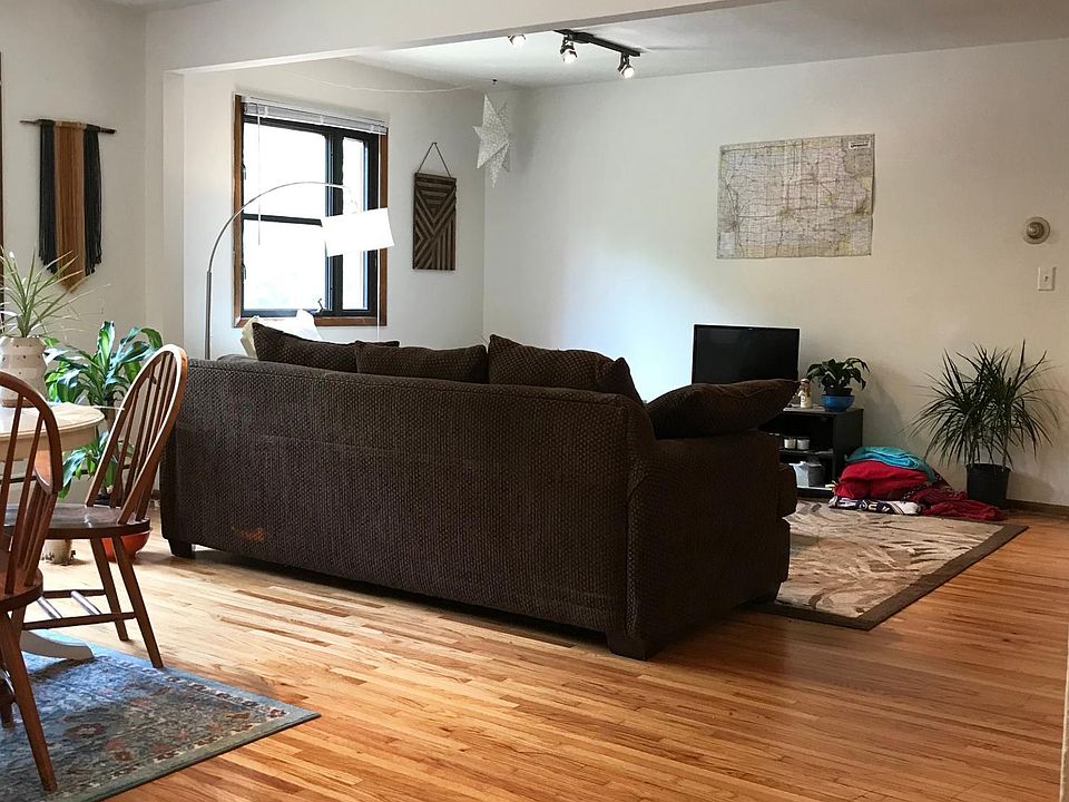 1st image of 2208 Lexington Ave N #2