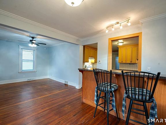 3rd image of 166 Beaver St Unit 1