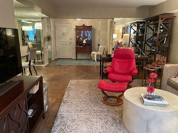 4th image of 100 W 57th St #12E
