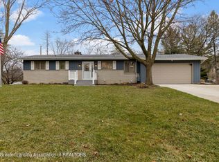 4614 Grandwoods Dr, Lansing, MI 48917