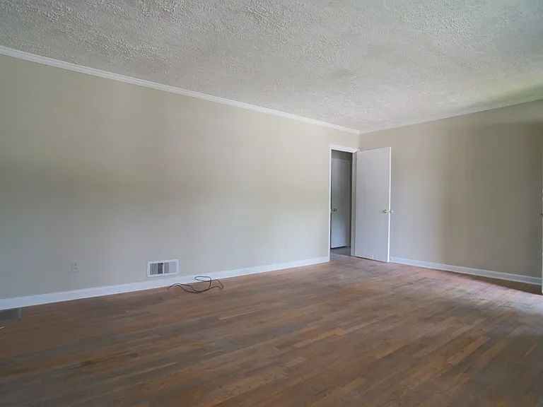 435 Barnett Shoals Rd — Photo 5