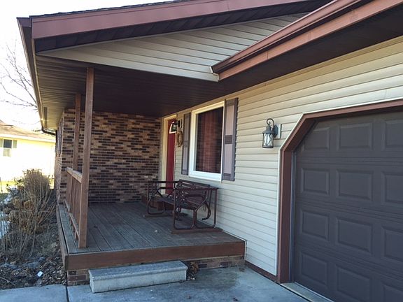 2nd image of 401 W Belaire Ct