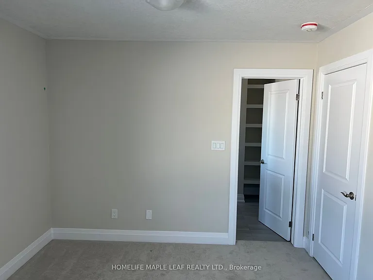 917 Valencia Ct — Photo 18