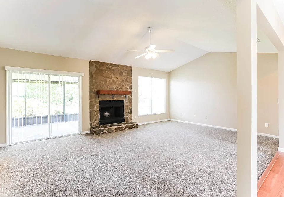 1st image of 2588 Ridgecrest Ave