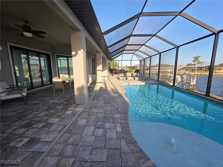 1255 NW 38th Ave — Photo 8