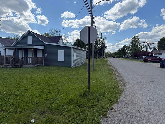 2nd image of 851 Clarendon Ave