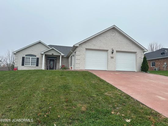 315 Harwood St, Holts Summit, MO 65043