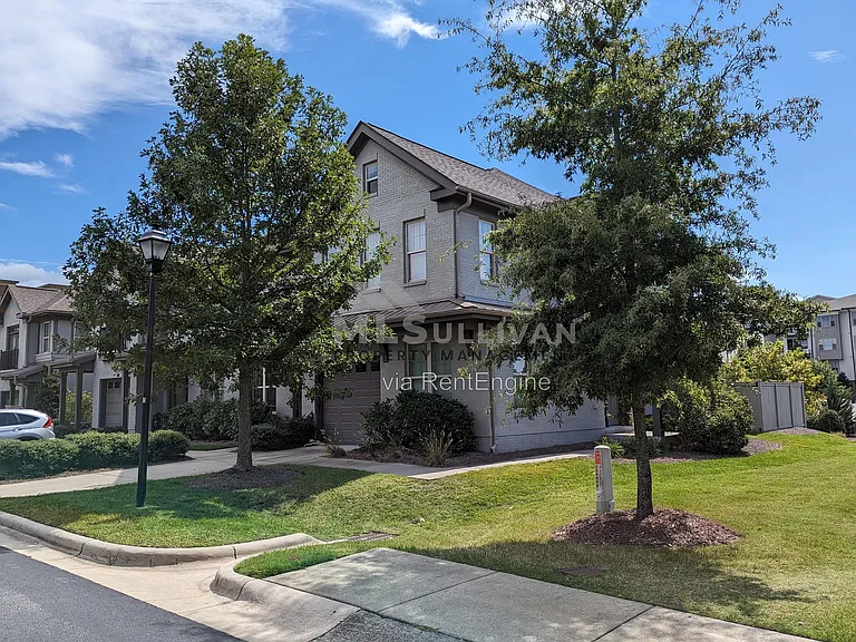 375 Avett Dr — Photo 1