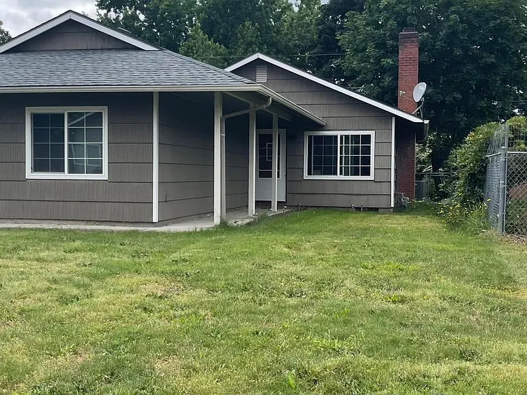 1707 SE 158th Ave — Photo 3