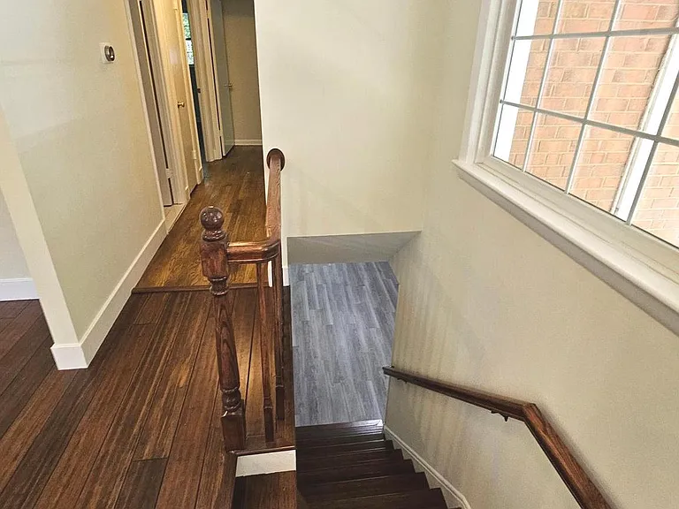 8925 Falling Creek Ct — Photo 32