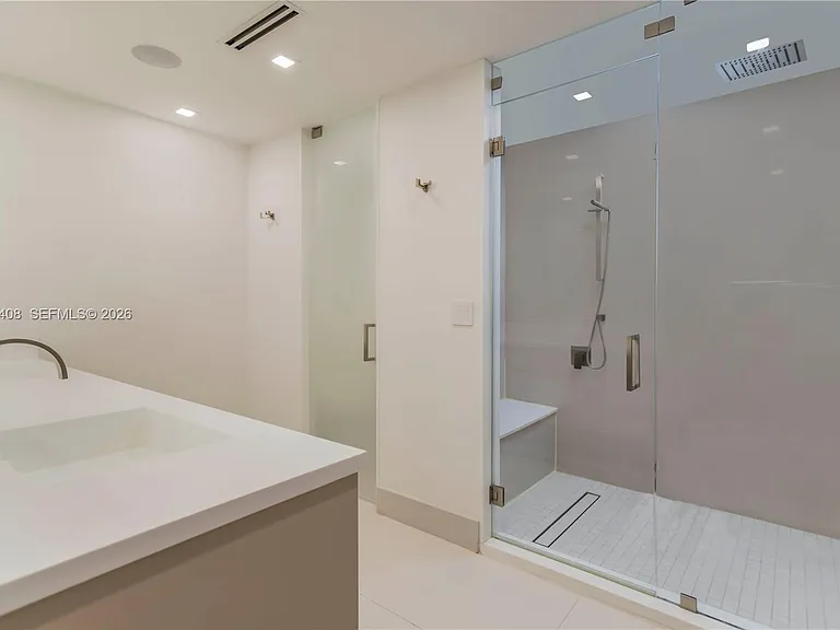 301 Shore Dr E — Photo 28