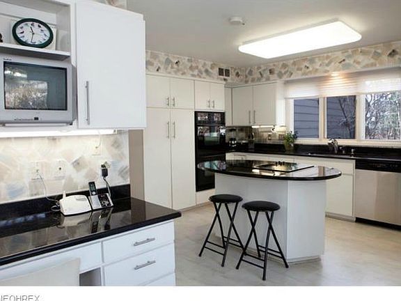 5th image of 24300 Union Cir