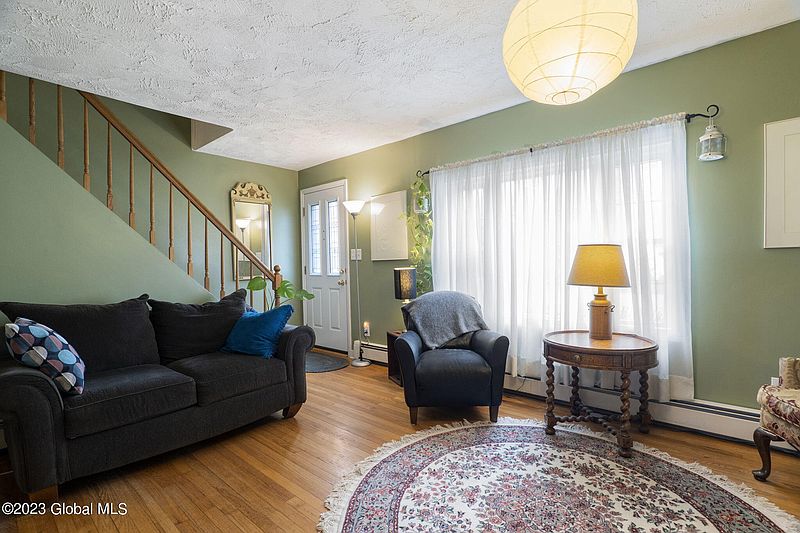 3rd image of 3013 Evelyn Drive
