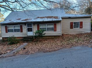 514 N 8th Ave, Lanett, AL 36863