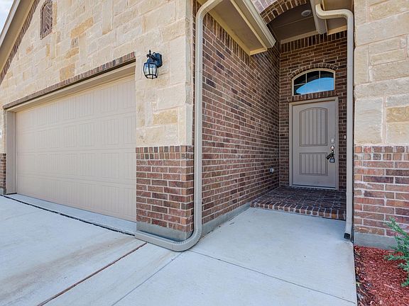 4th image of 9416 Smiths Park Ln