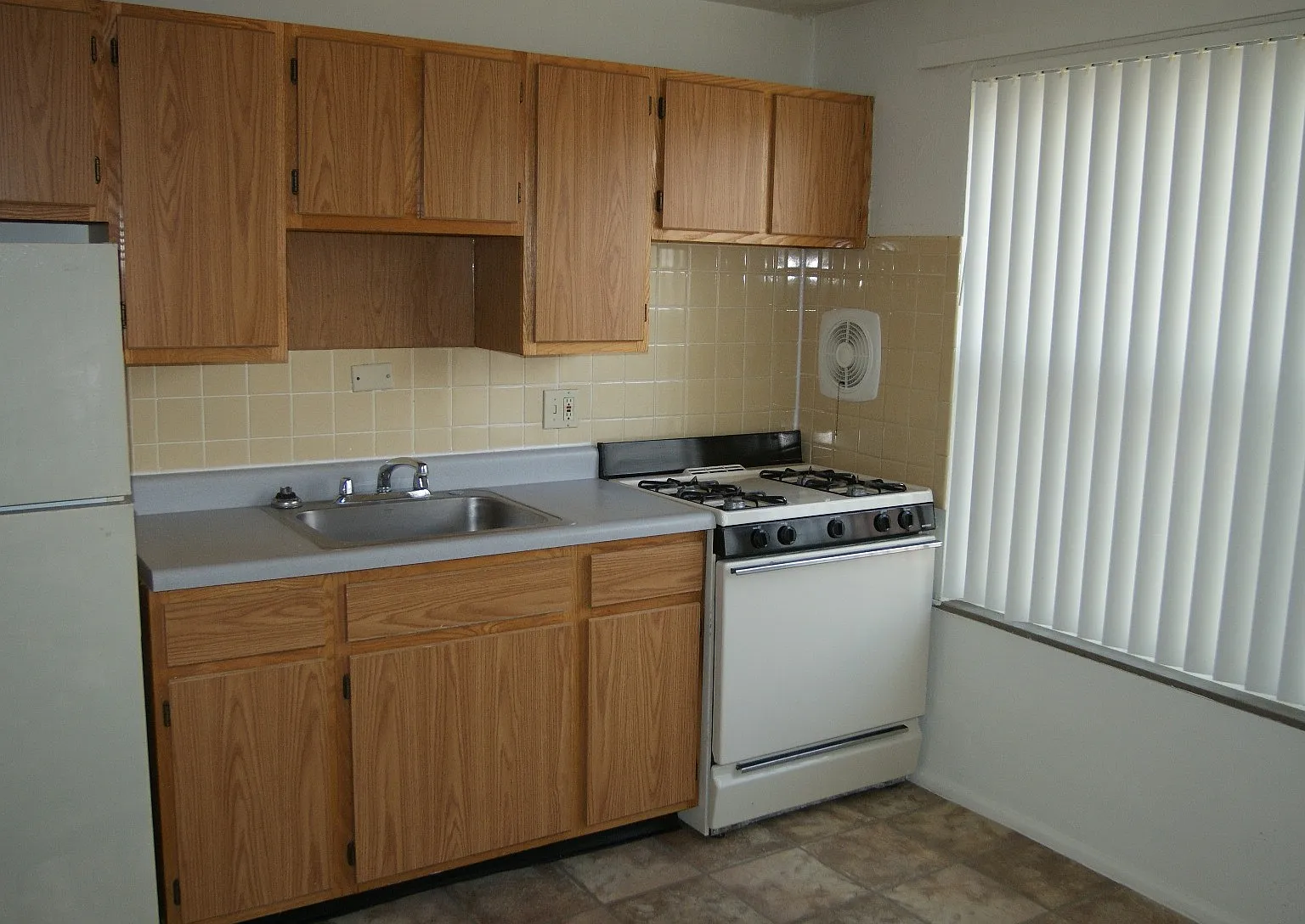 2 bed, 830 sqft, $880 — Photo 3