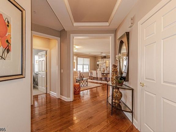3rd image of 3105 Enclave Cir #3105