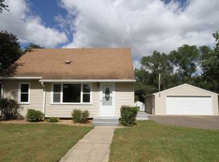 1391 Skillman Ave E, Maplewood, MN 55109