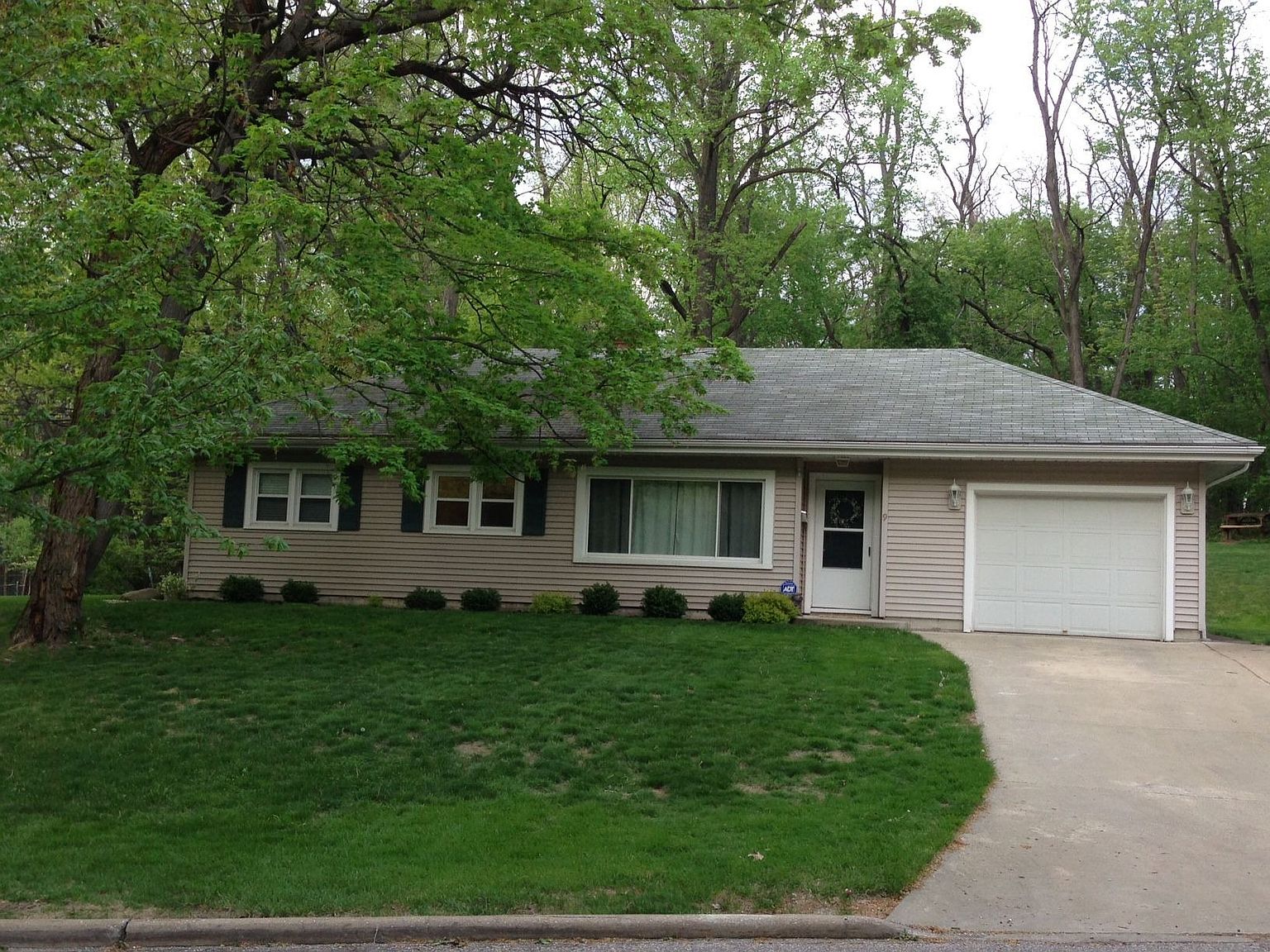 9 Mapledale Ave, Bedford, OH 44146 Zillow