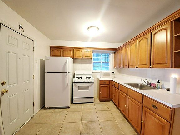 2nd image of 25-28 35th St #B1