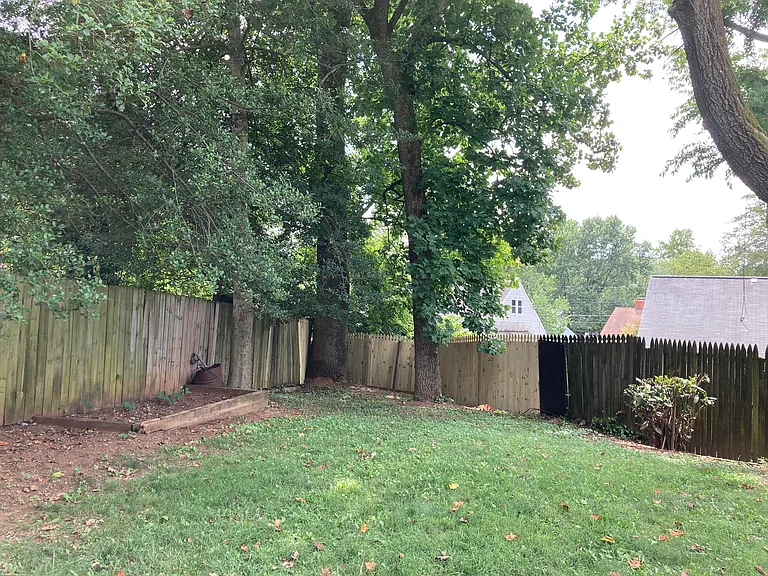 517 Calvin Ln — Photo 9