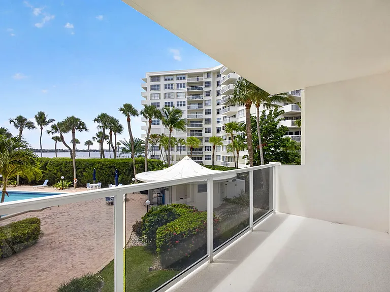 2800 N Flagler Dr #202 — Photo 27