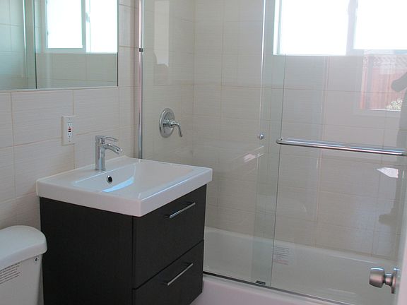2nd image of 1969 Euclid Ave APT 2