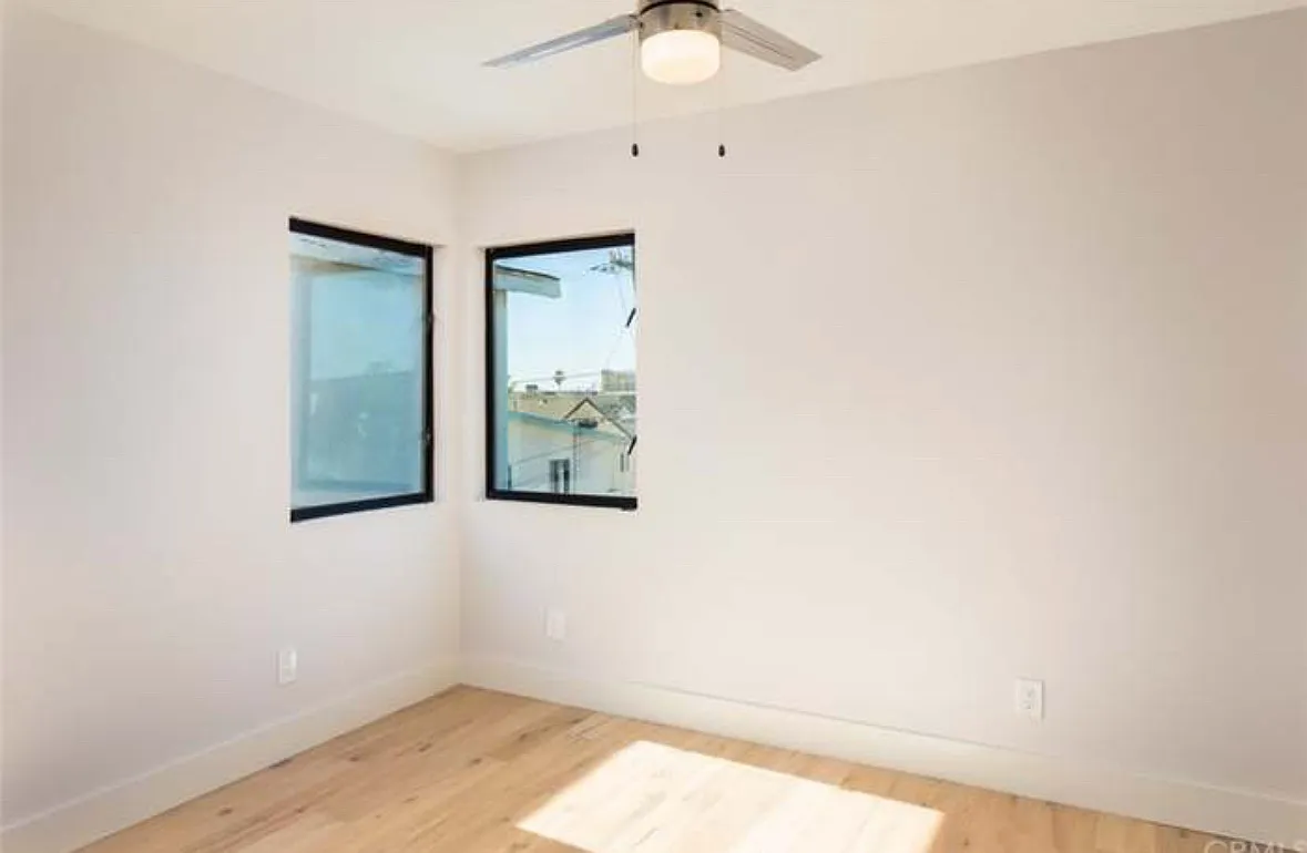 821 Manhattan Ave — Photo 3