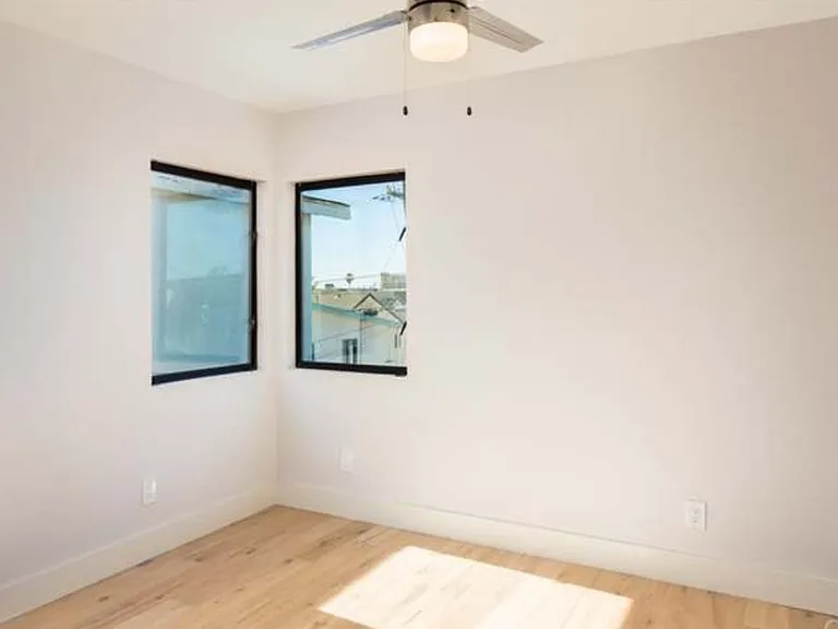 821 Manhattan Ave #5 — Photo 3